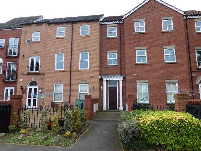 2 Bedroom Flat To Rent In Plimsoll Way, Hull, HU9