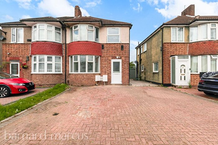 4 Bedroom Property To Rent In Malden Way, New Malden, KT3