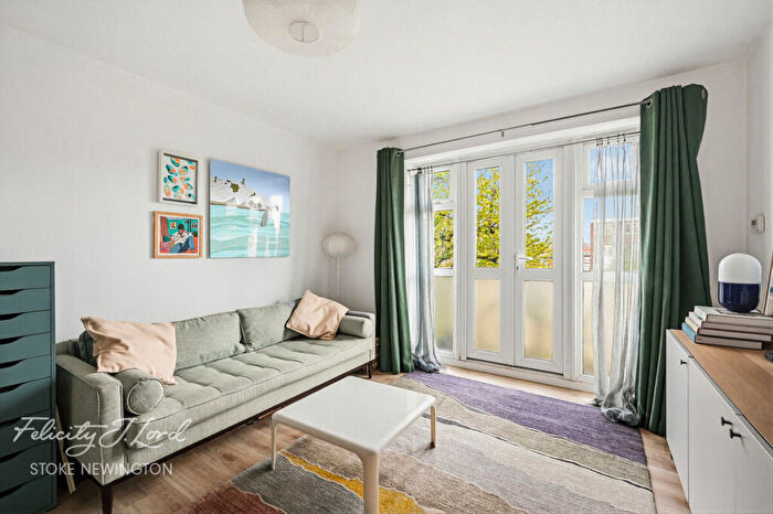 1 Bedroom Flat For Sale In Howard Road, London, N16