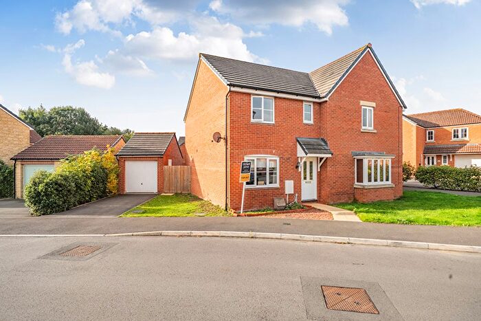 3 Bedroom Semi-Detached House For Sale In Bashkir Close, Swindon, SN5