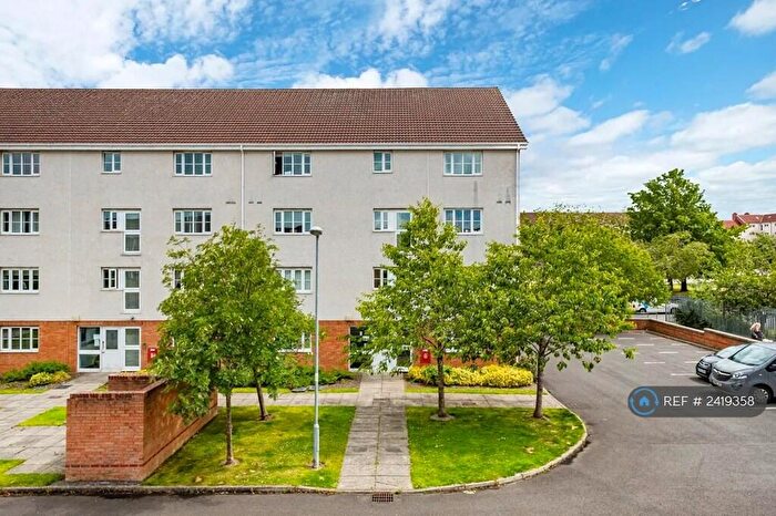 2 Bedroom Flat To Rent In Glenmore Place, Glasgow, G42