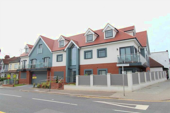 3 Bedroom Apartment To Rent In Leigh On Sea, SS9