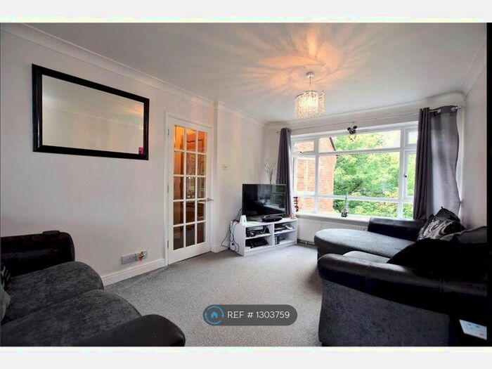 3 Bedroom Flat To Rent In Plantation Road, Amersham HP6