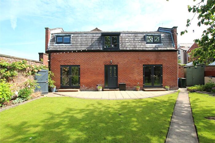 3 Bedroom End Of Terrace House To Rent In Alexandra Street, Heywood, Greater Manchester, OL10