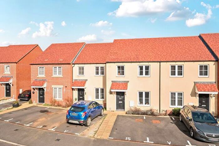 2 Bedroom Terraced House For Sale In Jackson Road, Banbury, OX16
