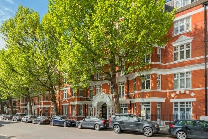 4 Bedroom Flat To Rent In Iverna Gardens, London, W8