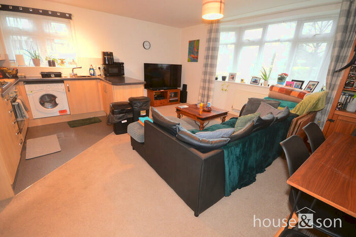 1 Bedroom Flat To Rent In Lowther Road, BH8