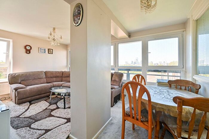 2 Bedroom Flat For Sale In Canada Estate, Canada Water, London, SE16