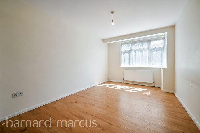 3 Bedroom Terraced House To Rent In Heatherdene Close, Mitcham, CR4