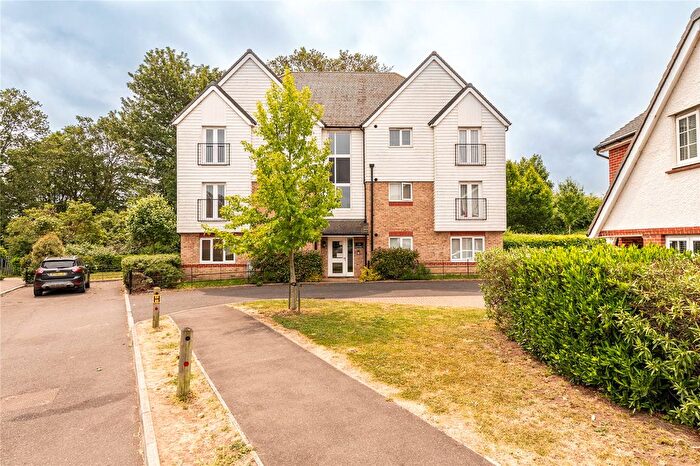 2 Bedroom Flat To Rent In Bristol Close, Sittingbourne, Kent, ME10