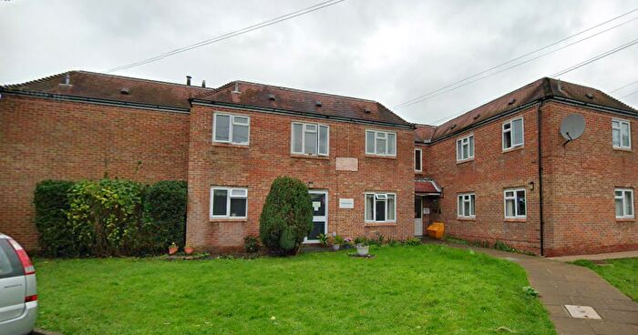 1 Bedroom Flat To Rent In Talbot Close, Newbury, RG14