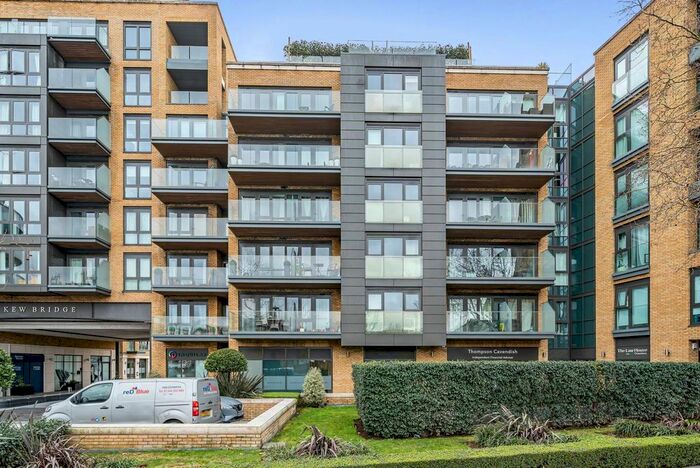 1 Bedroom Flat To Rent In Quayside House, Kew Bridge, Brentford, TW8