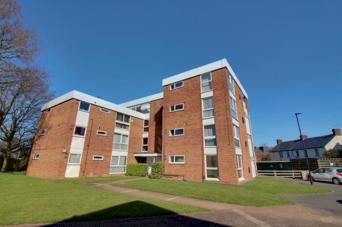 Studio To Rent In Avalon Close, Enfield, EN2