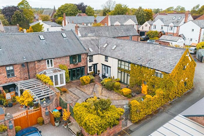 4 Bedroom Mews For Sale In Old Barn Lane, Willaston, Neston, CH64