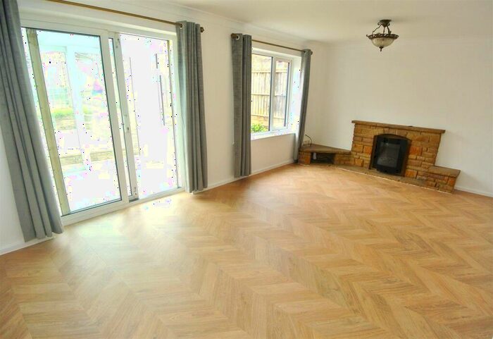 3 Bedroom Terraced House To Rent In Addlestone, KT15