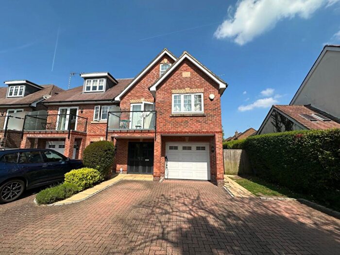 4 Bedroom Semi-Detached House For Sale In Forest Road, Binfield, RG42