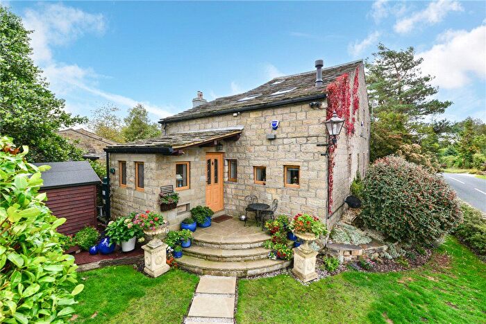 3 Bedroom Barn Conversion For Sale In Stump Cross, Keighley, West Yorkshire, BD21