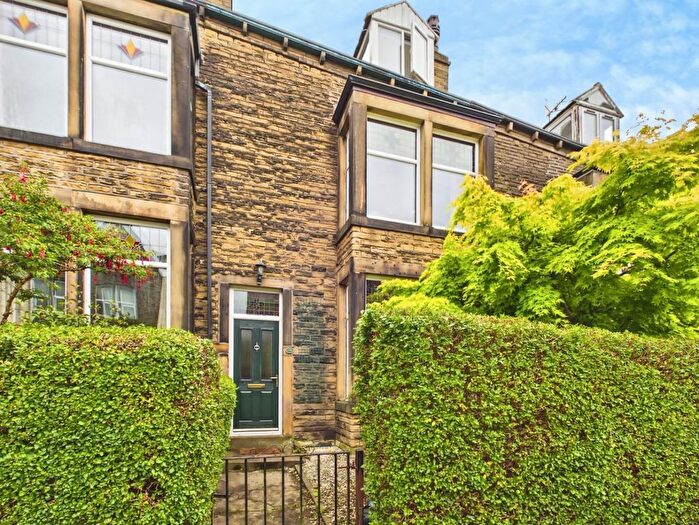 4 Bedroom Terraced House For Sale In Priestthorpe Road, Bingley, BD16