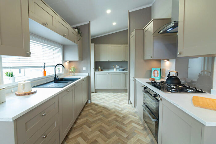 2 Bedroom Property For Sale In The Cotswold, Sandy Bay, Thorney Bay Road, SS8