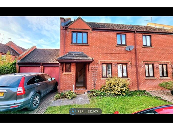 4 Bedroom Semi-Detached House To Rent In Fishers Field, Buckingham, MK18