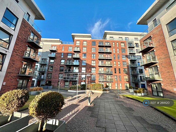 2 Bedroom Flat To Rent In Cedar Court, Prestwich, Manchester, M25