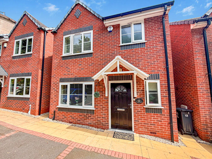 3 Bedroom Detached House For Sale In Old Buffery Gardens, Dudley, West Midlands, DY2