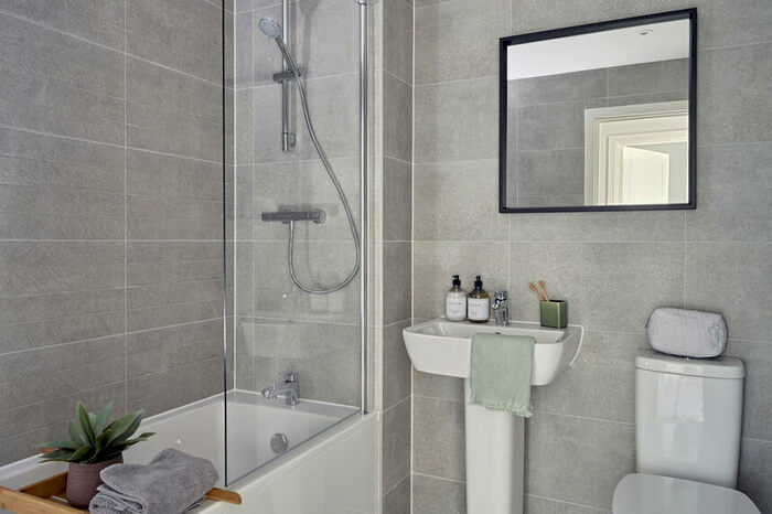 4 Bedroom Detached House For Sale In Watermill Way, Northampton, NN4