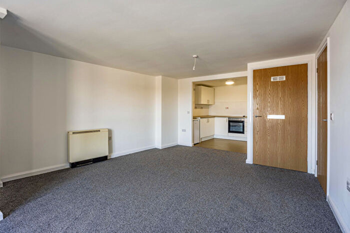 1 Bedroom Flat To Rent In Mansfield Road, Nottingham, Nottinghamshire, NG1