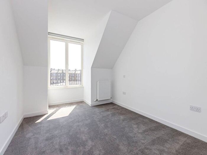 3 Bedroom Flat To Rent In Temple Park Crescent, Polwarth, Edinburgh, EH11