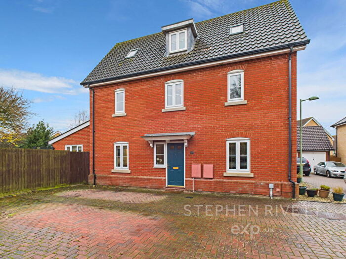 4 Bedroom End Of Terrace House For Sale In Bluetail Close, Stowmarket, IP14