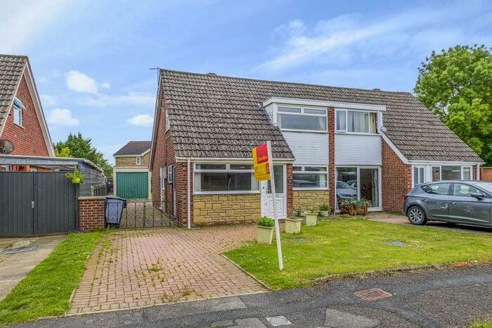 4 Bedroom Semi-Detached House To Rent In Swindon, Wiltshire, SN3