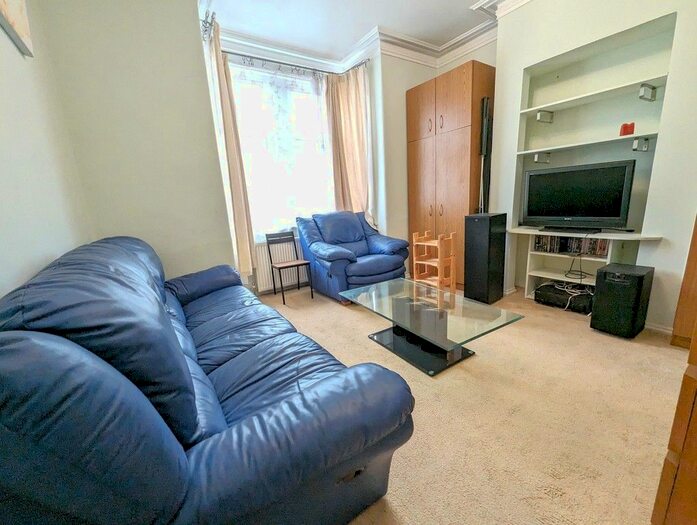 5 Bedroom Terraced House To Rent In Brent View Road, London, NW9