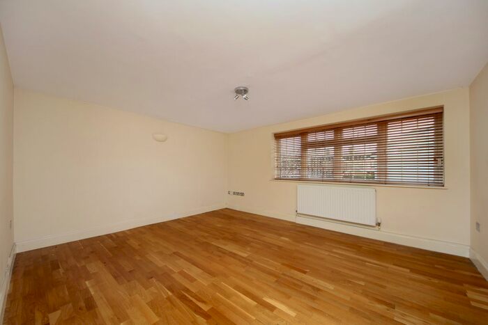 2 Bedroom Flat To Rent In Windmill Road, London, W5