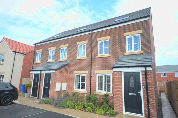3 Bedroom Town House To Rent In Kittiwake Place, Morpeth, NE65