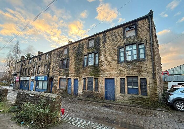 4 Bedroom End Terrace House For Sale In Chapel Lane, Keighley, Bradford, BD21