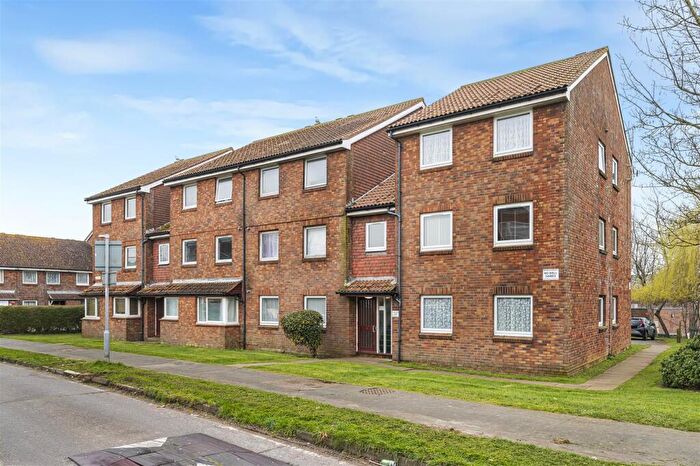 2 Bedroom Apartment For Sale In Balcombe Road, Peacehaven, BN10