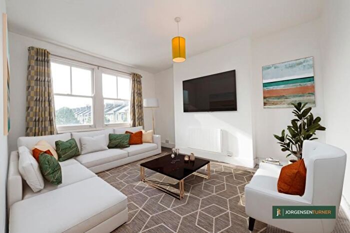 1 Bedroom Flat To Rent In Goodwin Road, Shepherds Bush, W12