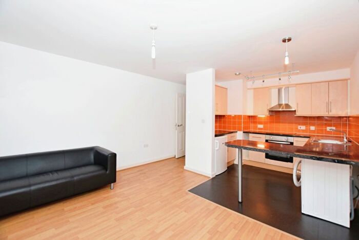 1 Bedroom Flat To Rent In Hendre Road, London, SE1