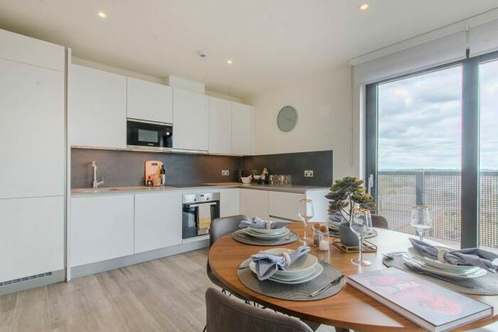 2 Bedroom Flat To Rent In Union Wharf, Greenwich, London, SE8