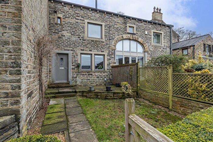 3 Bedroom Cottage For Sale In The Barn, Hall Ing Lane, Honley, HD9