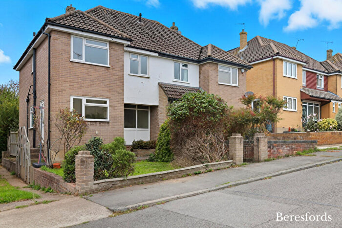 4 Bedroom Semi-Detached House For Sale In Raven Lane, Billericay, CM12