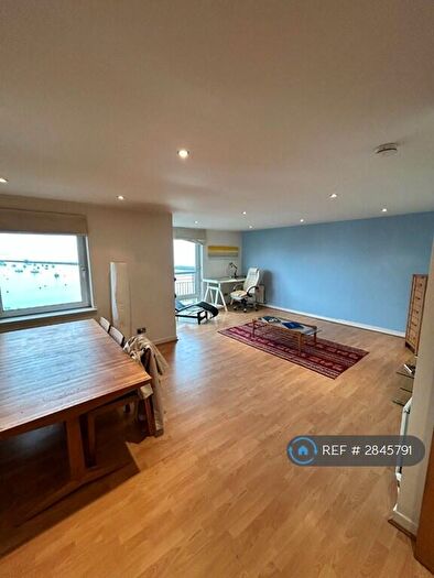 2 Bedroom Flat To Rent In Lower Granton Road, Edinburgh, EH5