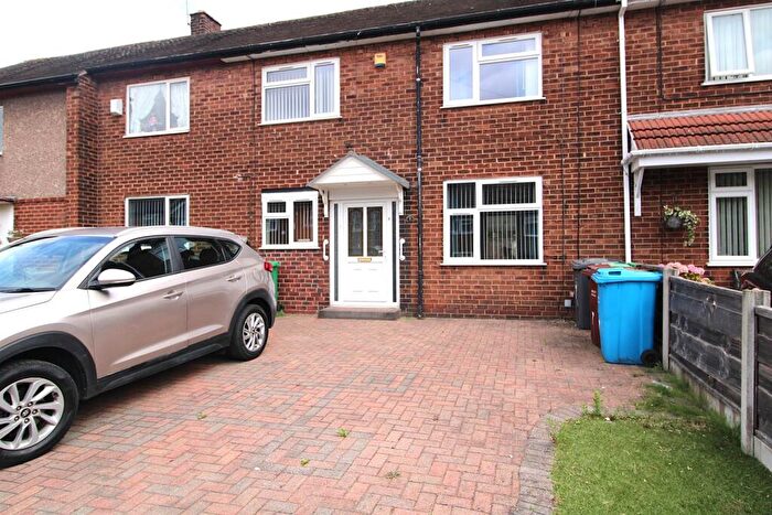 4 Bedroom Town House To Rent In Verona Drive, Manchester, M40