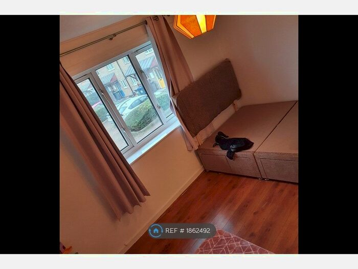 1 Bedroom Terraced House To Rent In Amber Grove, London, NW2