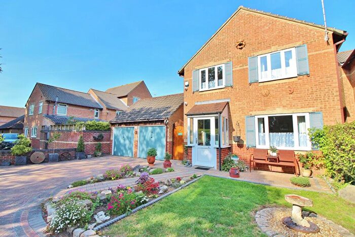 4 Bedroom Detached House For Sale In Althorpe Drive, Anchorage Park, PO3