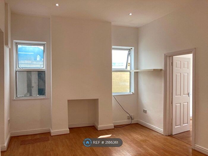 2 Bedroom Flat To Rent In Roath, Cardiff, CF24