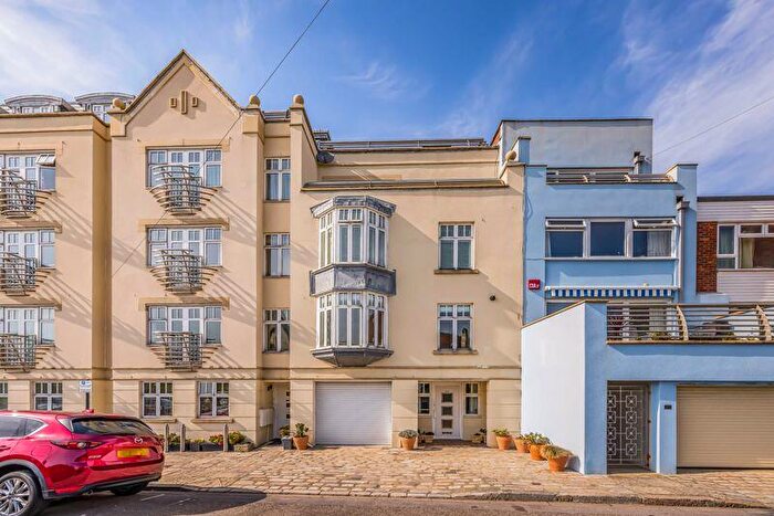 4 Bedroom Town House For Sale In Penny Street, Portsmouth, PO1