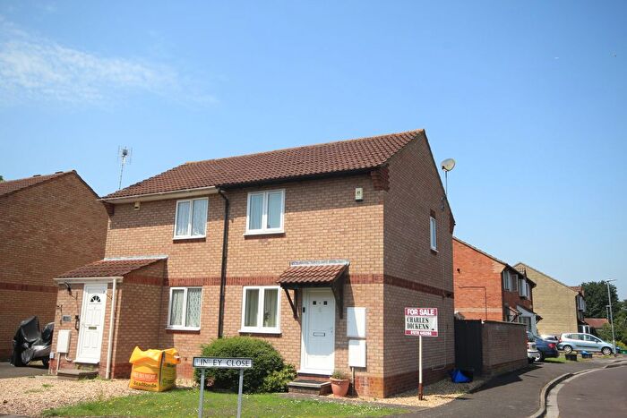 2 Bedroom Semi Detached House For Sale In Linley Close, Bridgwater, TA6