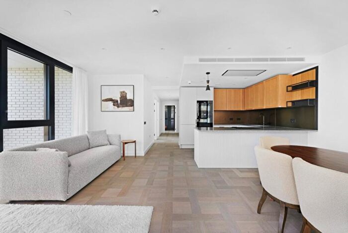 3 Bedroom Flat To Rent In Boxwood Gardens, Wapping, E1W