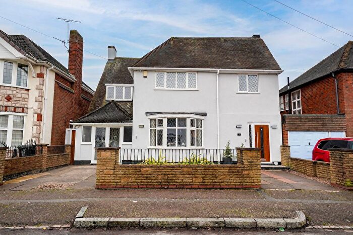 4 Bedroom Detached House For Sale In Withcote Avenue, Leicester, Leicestershire, LE5